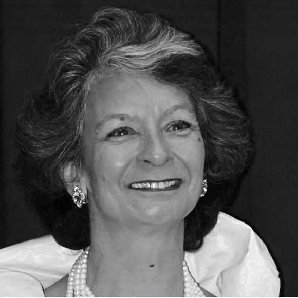 Meet your Posher-Rosa - Picture 2 of 16